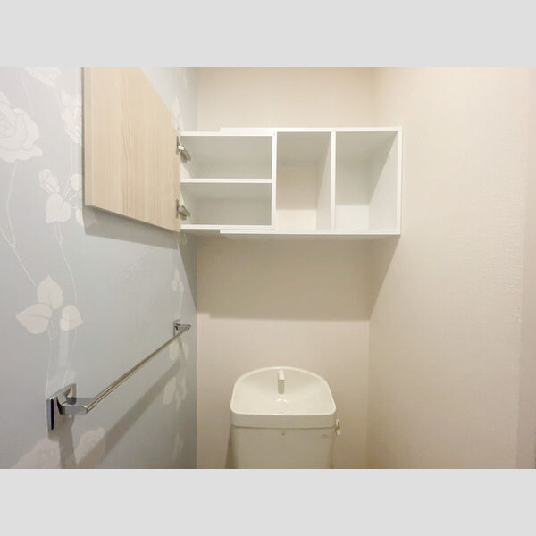 その他設備 (トイレ収納)