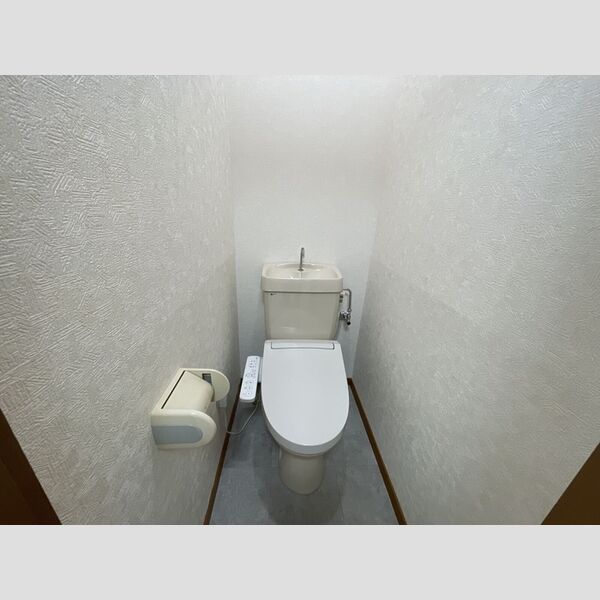 トイレ (温水洗浄暖房便座)