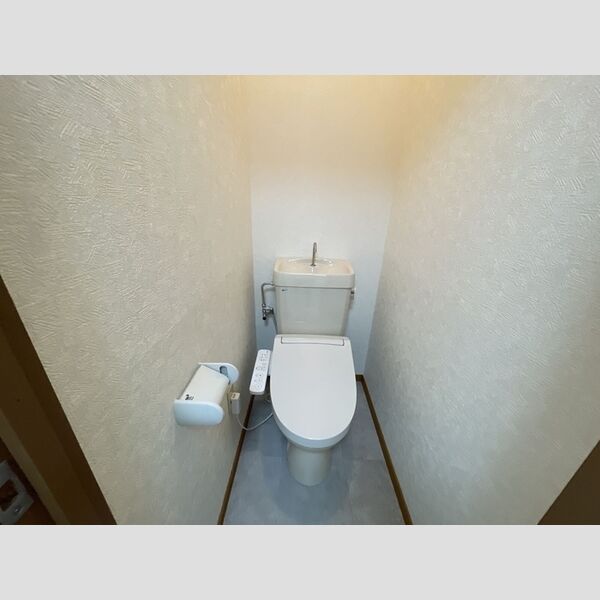 トイレ (温水洗浄暖房便座)