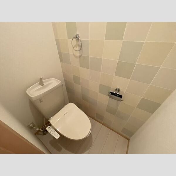 トイレ (温水洗浄暖房便座)