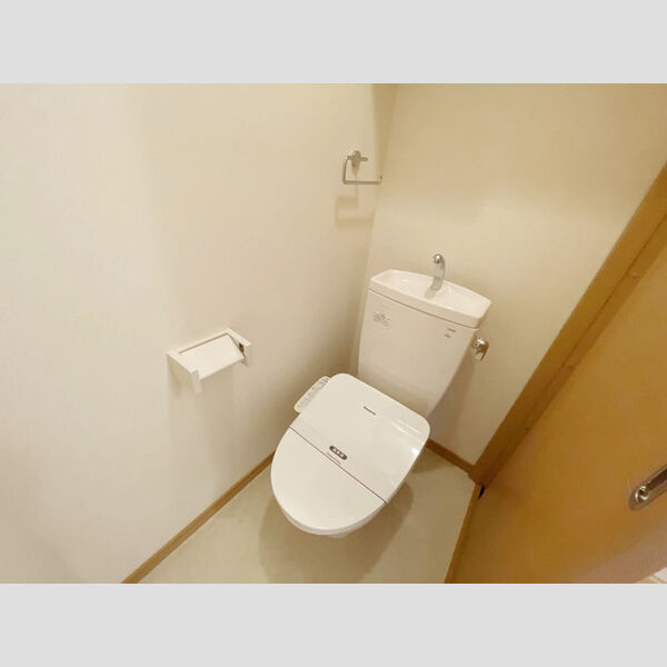 トイレ (温水洗浄暖房便座)