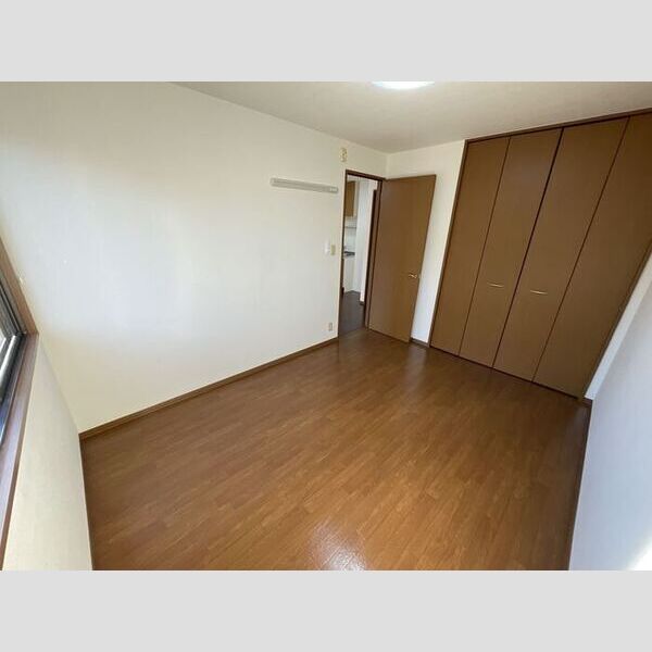 その他 (南側洋室)