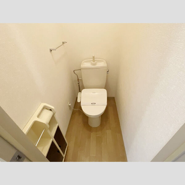 トイレ (温水洗浄暖房便座)