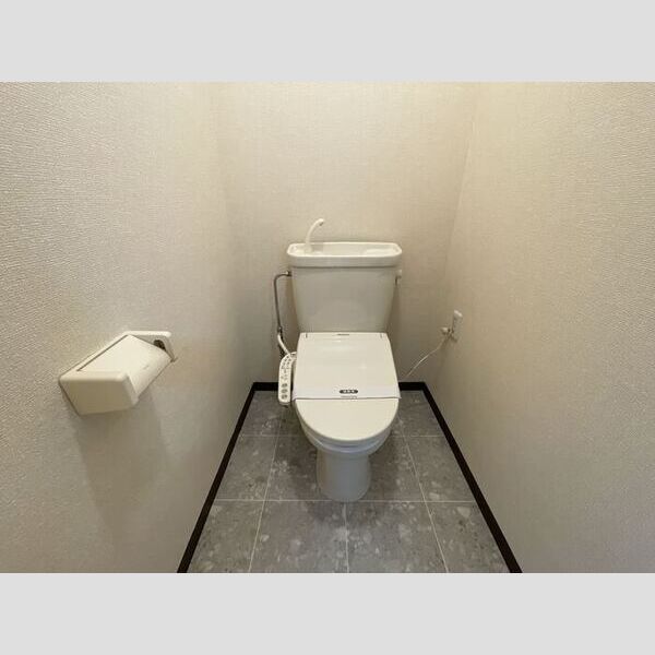 トイレ (温水洗浄暖房便座)