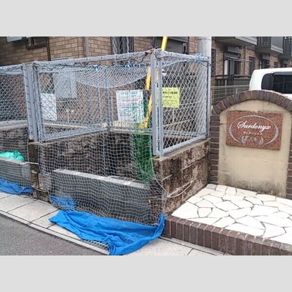 現地周辺 (専用ごみ置場)