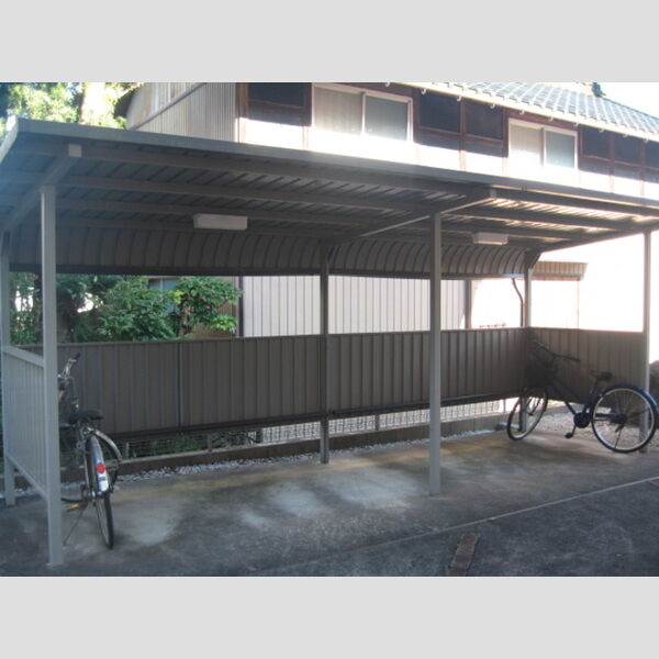 現地周辺 (駐輪場)