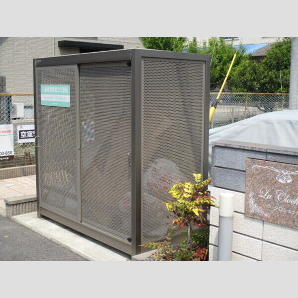 現地周辺 (ゴミBOX)