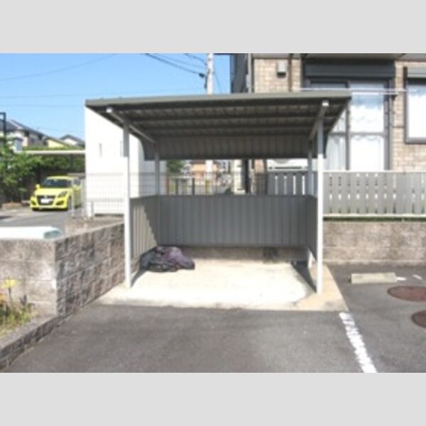 現地周辺 (駐輪場)