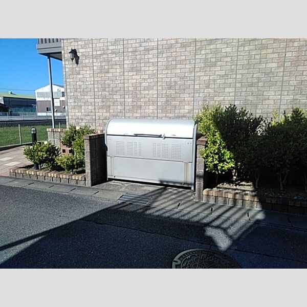 現地周辺 (ゴミBOX)