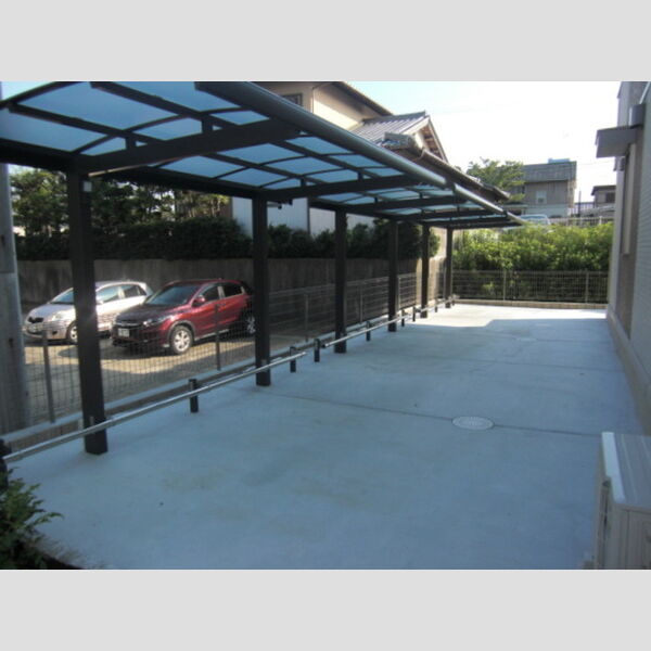 現地周辺 (駐輪場)