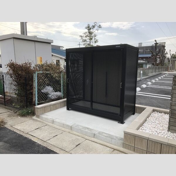 現地周辺 (ゴミ置き場)
