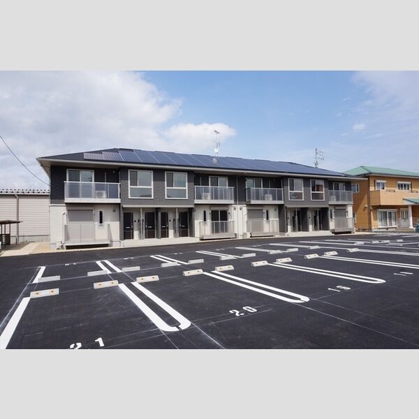 建物外観 (全戸南向きのアパートです)