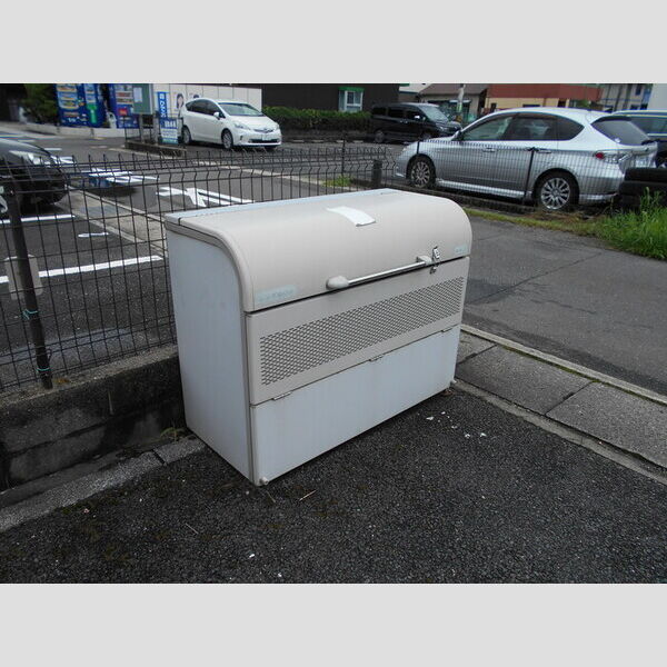 現地周辺 (ゴミBOX)