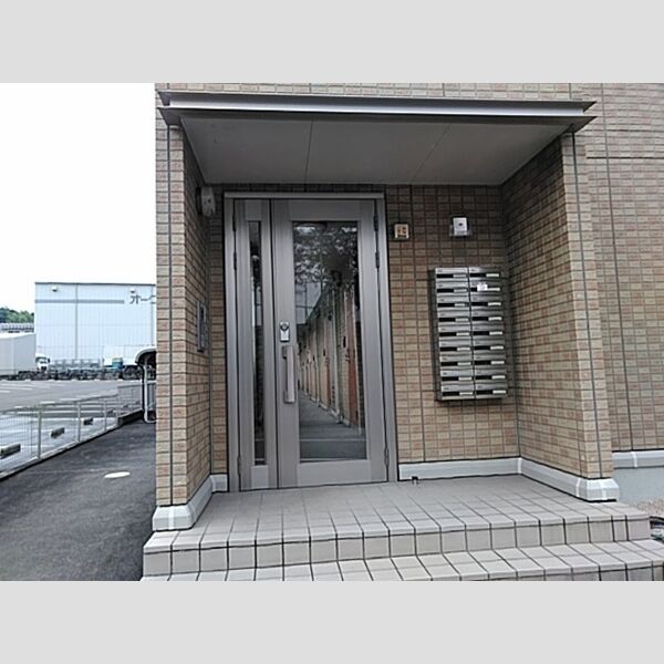 エントランス (A棟)