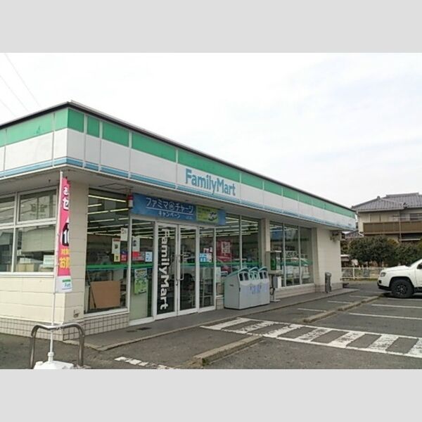 現地周辺 (コンビニ)