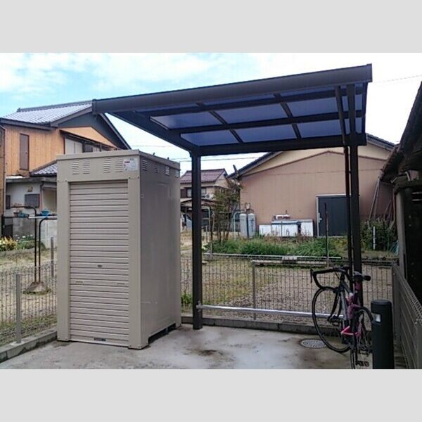 現地周辺 (駐輪場)