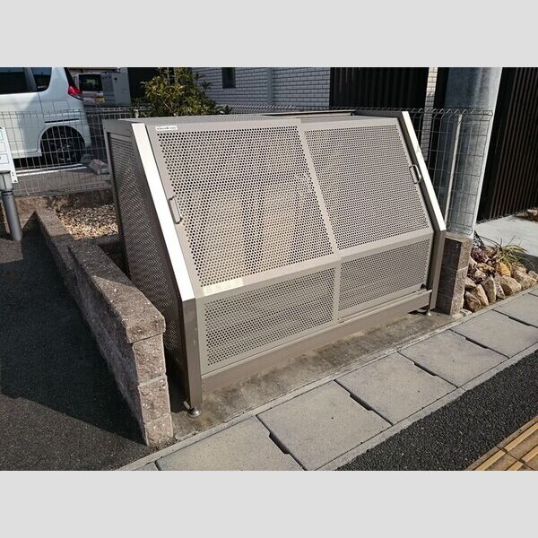 現地周辺 (専用ごみ置場)