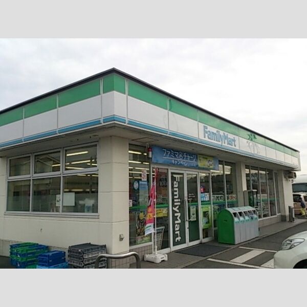 現地周辺 (コンビニ)