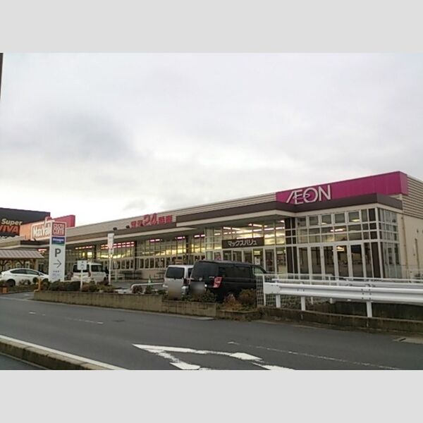 現地周辺 (24時間営業スーパー)