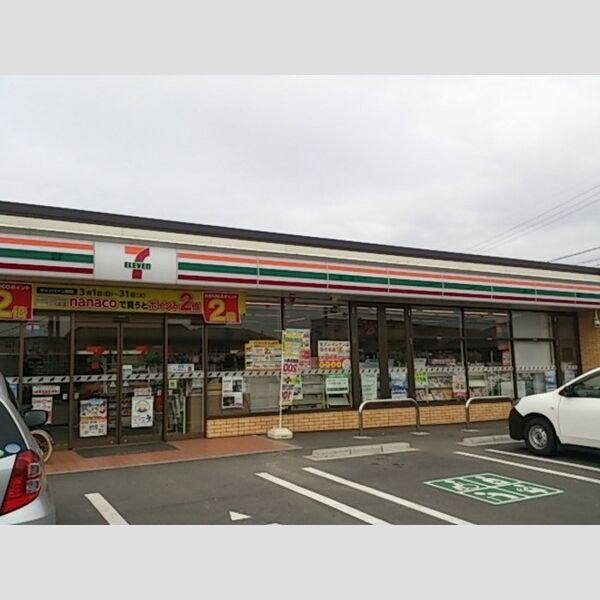 現地周辺 (コンビニ)