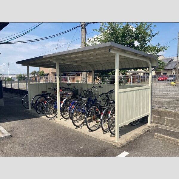 駐車場 (駐輪場)
