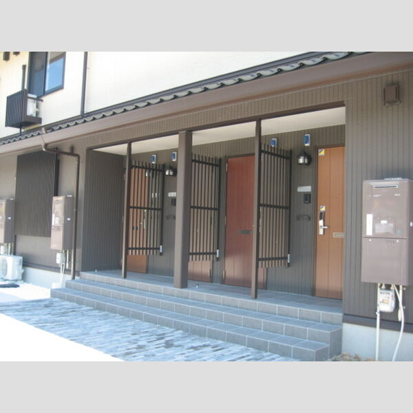 現地周辺 (玄関)