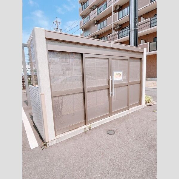 現地周辺 (専用ゴミ捨て場)