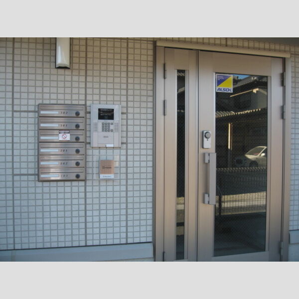 エントランス (エントランス)