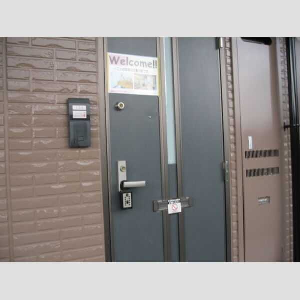 現地周辺 (玄関)