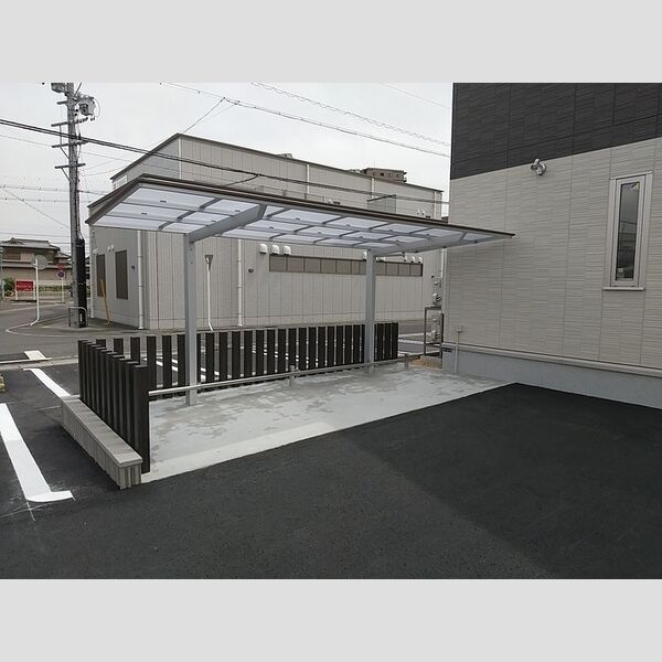 現地周辺 (駐輪場)