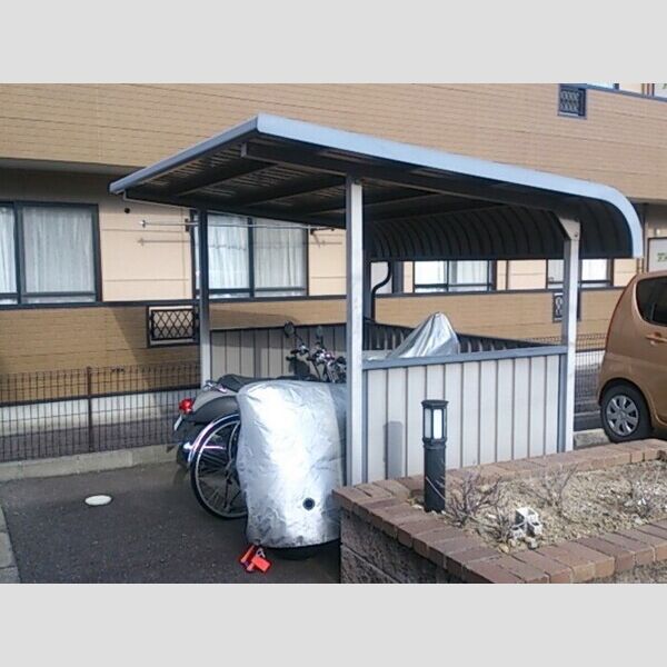 現地周辺 (駐輪場)