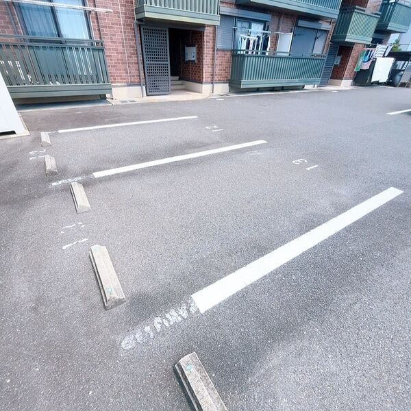 駐車場 (駐車場)