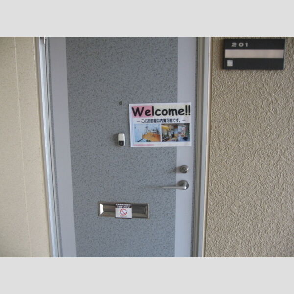 エントランス (玄関外部)