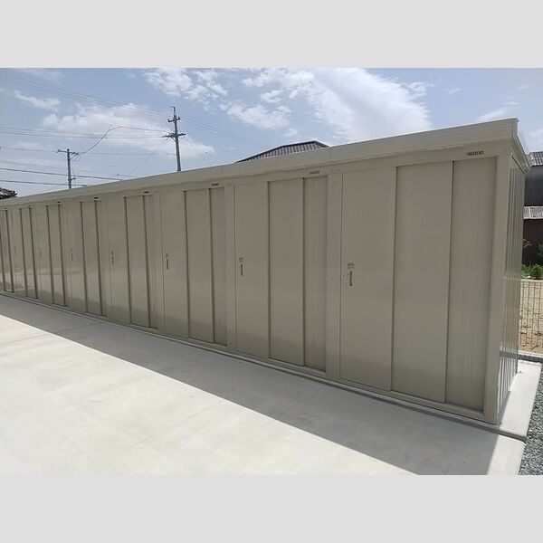 エントランス (物置)