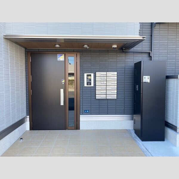 エントランス (エントランス)