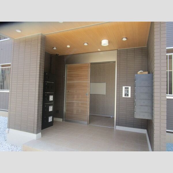 エントランス (エントランス)