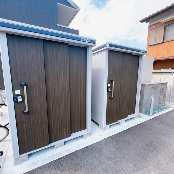 現地周辺 (ゴミストッカー)