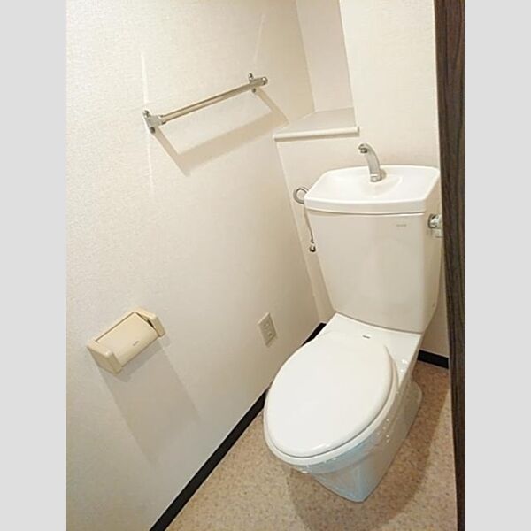 トイレ (トイレ)