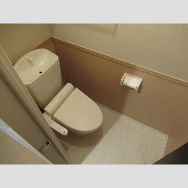 トイレ (トイレ)