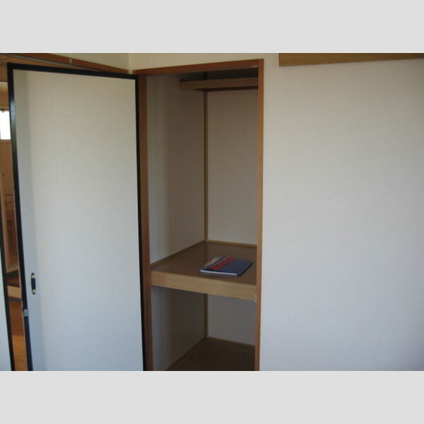 その他設備 (押入れ③)