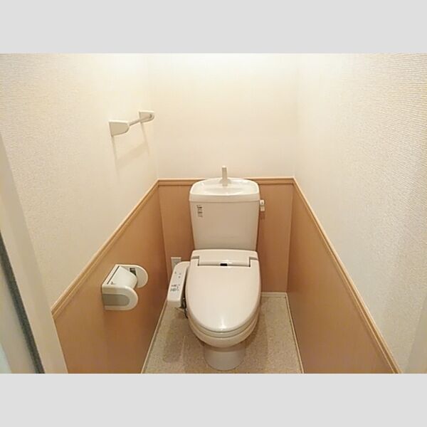 トイレ (トイレ)