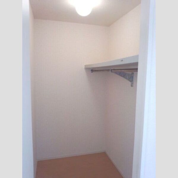 収納 (洋間収納)