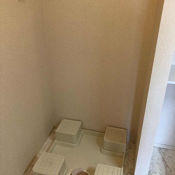 その他 (洗濯機置き場)