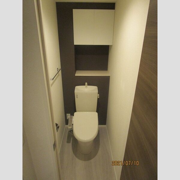 トイレ (トイレ)