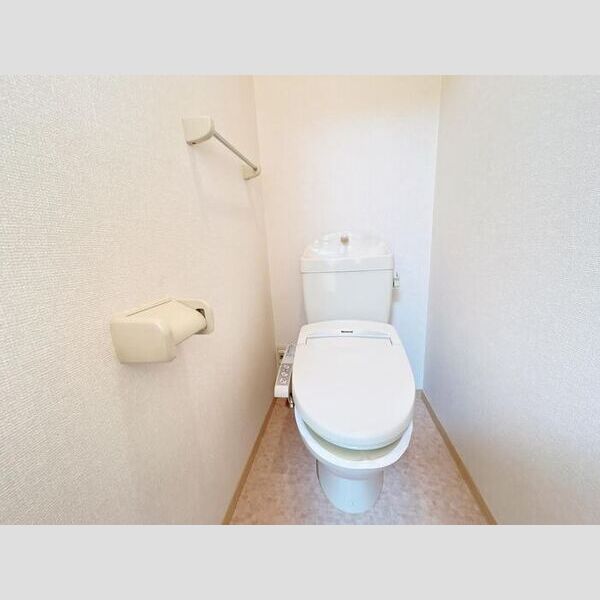 トイレ (トイレ)