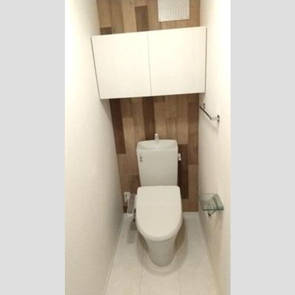 トイレ (トイレ)
