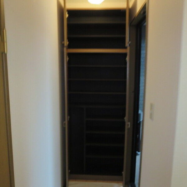 玄関 (玄関シューズボックス)