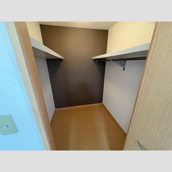 収納 (ウォークインクローゼット)