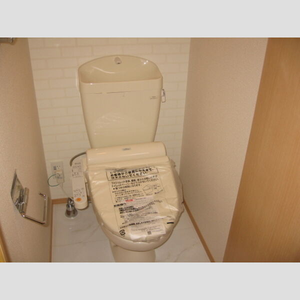 トイレ (トイレ)