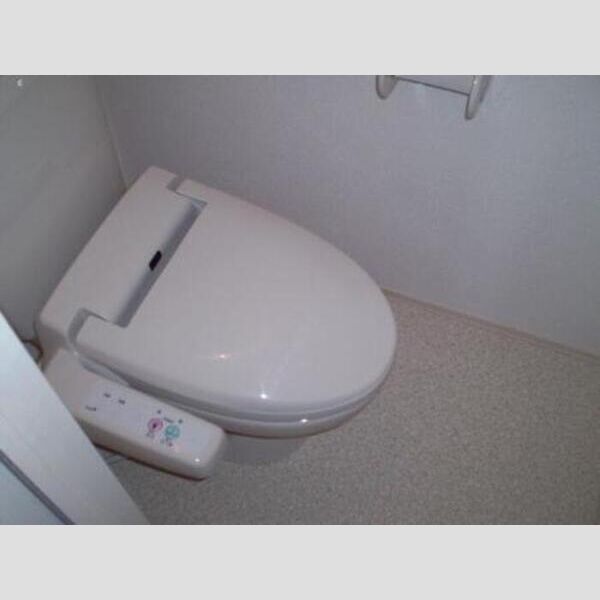 トイレ (トイレ)